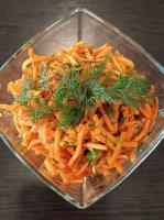 Салат с морковью  и зеленью